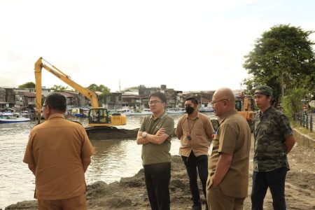 Walikota Andrei Angouw Rela Turlap Pantau Pekerjaan Pembangunan Untuk Kemajuan Kota Manado